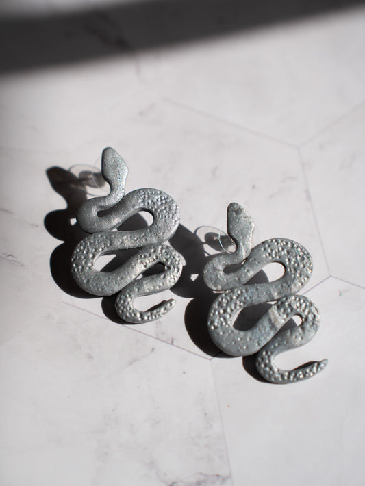sliver snake earrings